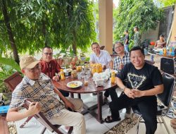 Pasca Idul Fitri Brigjend Suryadi Dikerumuni Sahabat, Kenang Masa Putih Abu-Abu Sampai Kampus Unhas