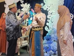 Bukti Kedewasaan Politik, Daeng Manye Hadiri Resepsi  Putri Sulung Syamsari Kitta